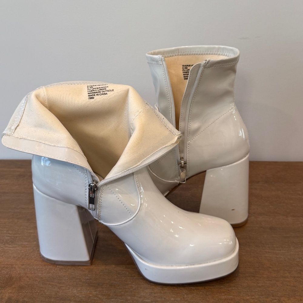 STEVE MADDEN Ever Platform Bootie in Bone Patent Leather Women's 7 - Picture 5 of 7
